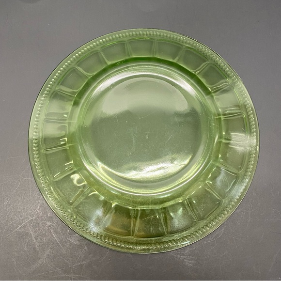 Green Depression Uranium Glass Plate Anchor Hocking Block Pattern 8 inch Plate - Picture 8 of 12